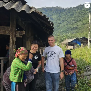 travellers with ethnic lady ha giang loop flipside vn contact us